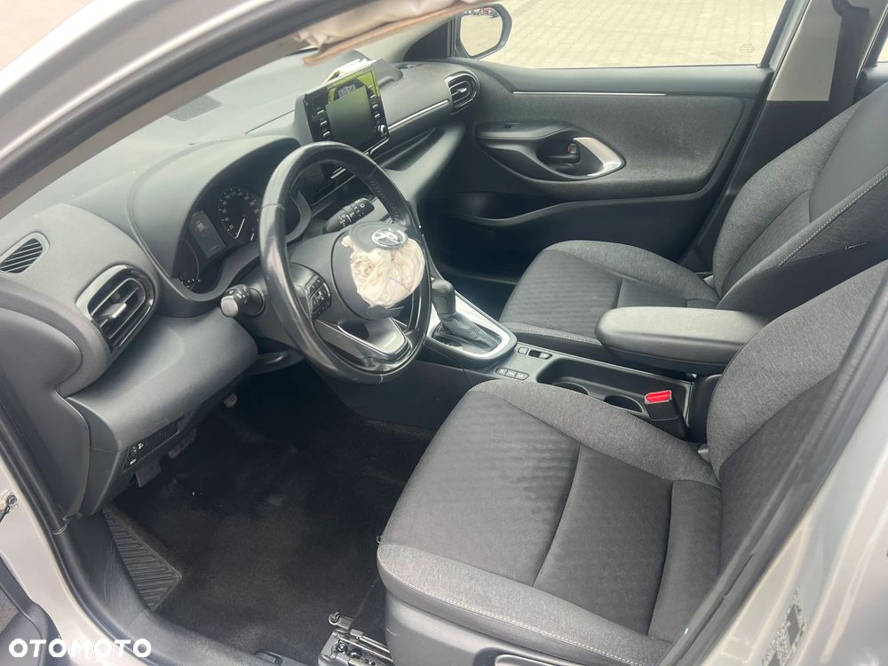 Toyota Yaris Hybrid 100 Premium - 9