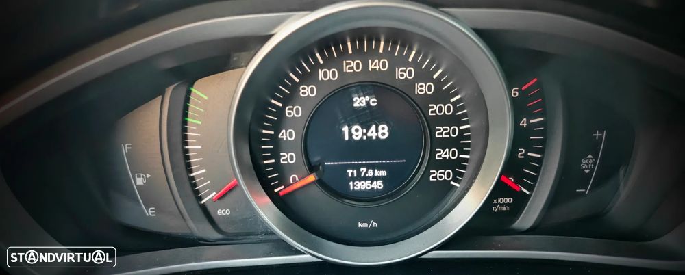 Volvo V40 D3 Momentum - 5