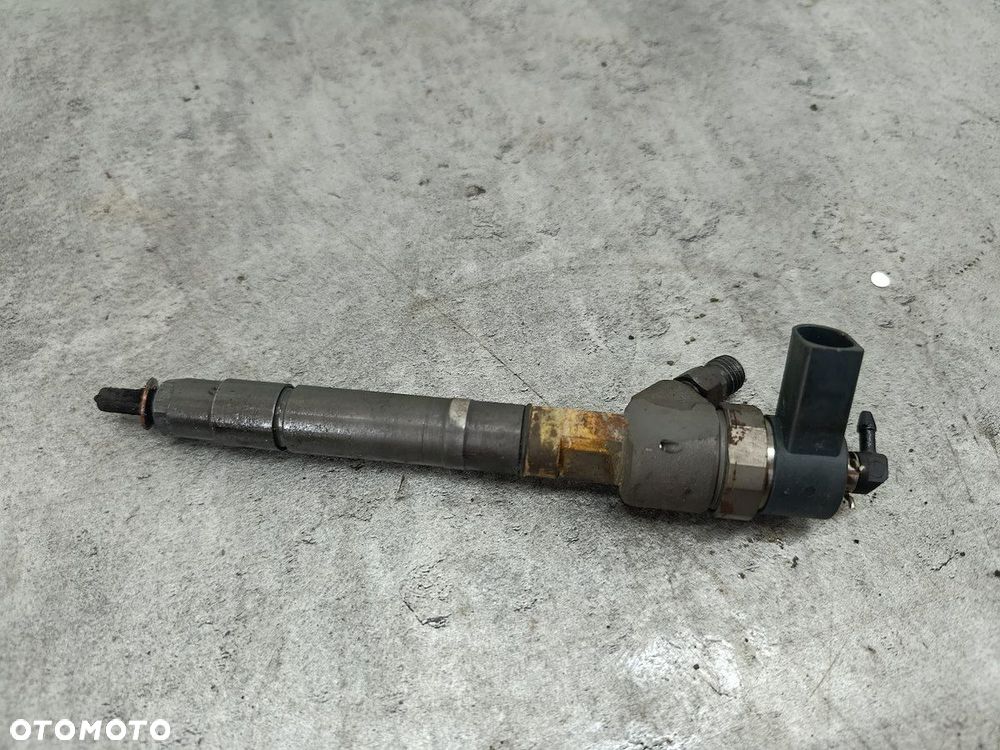 WTRYSKIWACZ MERCEDES VITO W638 FL A6120700487  0445110182  BOSCH 2.2 CDI - 3