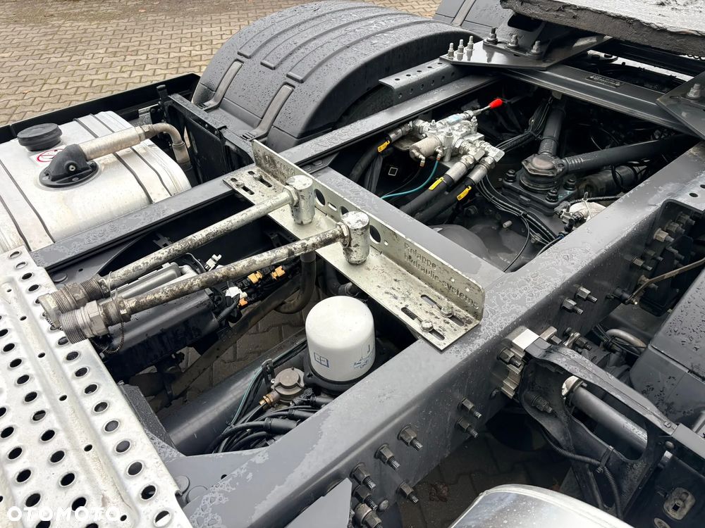 Volvo FH750 6x4 Euro 6, dwuobwodowa hydraulika - 13