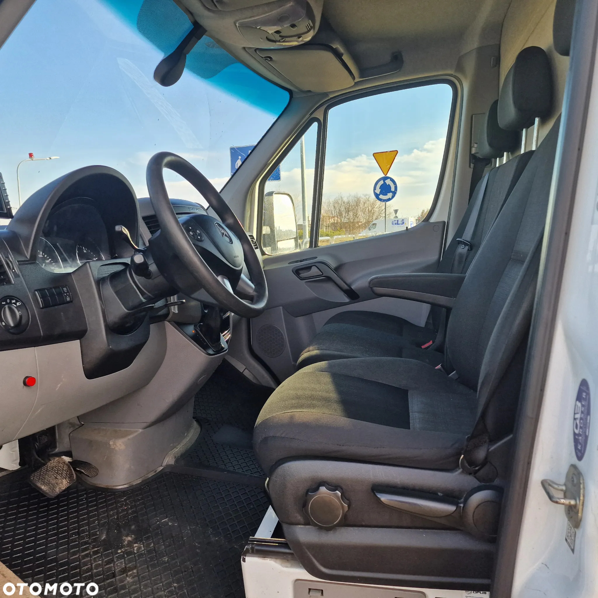 Mercedes-Benz Sprinter - 10