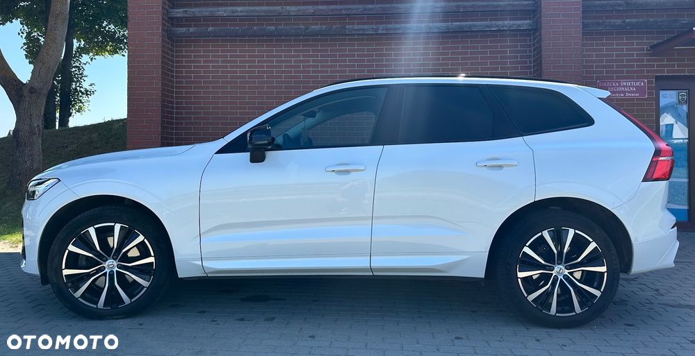 Volvo XC 60 B5 B AWD Plus Dark - 2