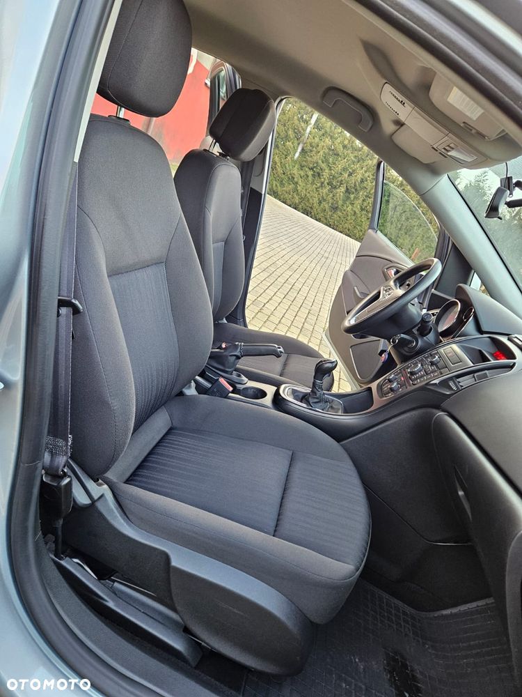 Opel Astra 1.6 CDTI Essentia - 29