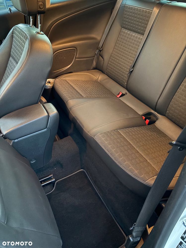 Opel Astra GTC 2.0 CDTI ecoFLEX Start/Stop Edition - 11