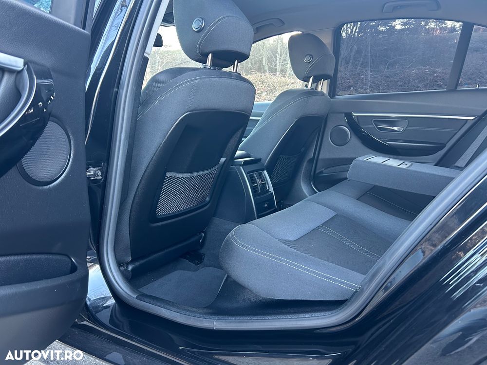 BMW Seria 3 320d Aut. Sport Line - 9