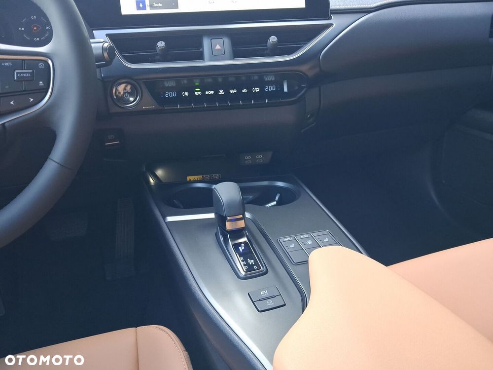 Lexus UX - 17