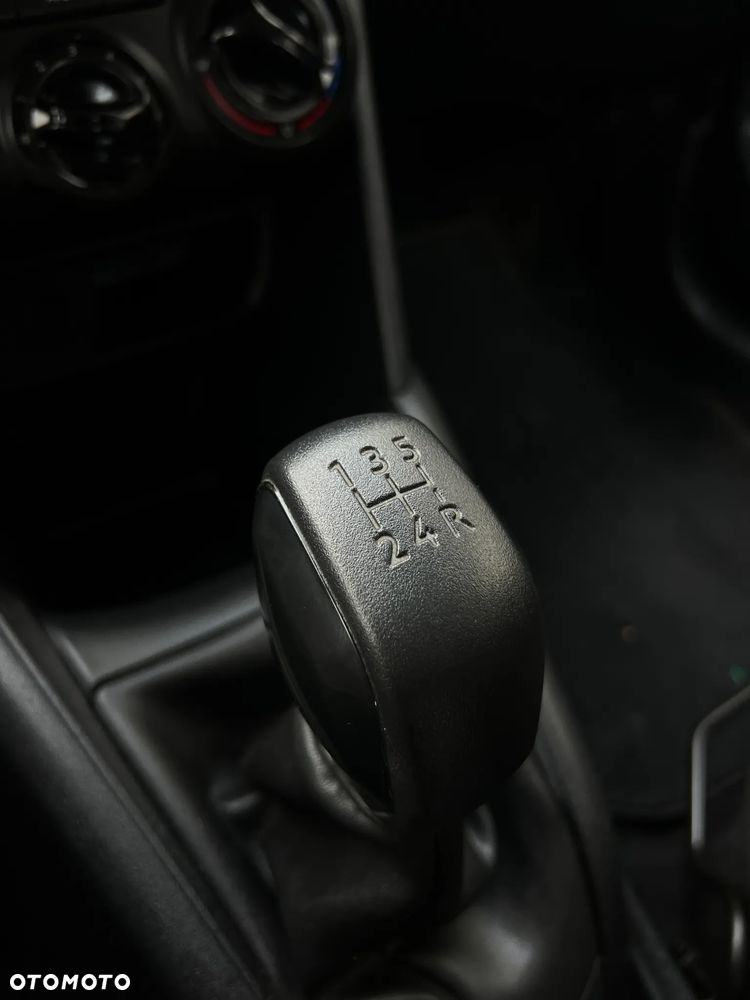 Peugeot 208 - 16