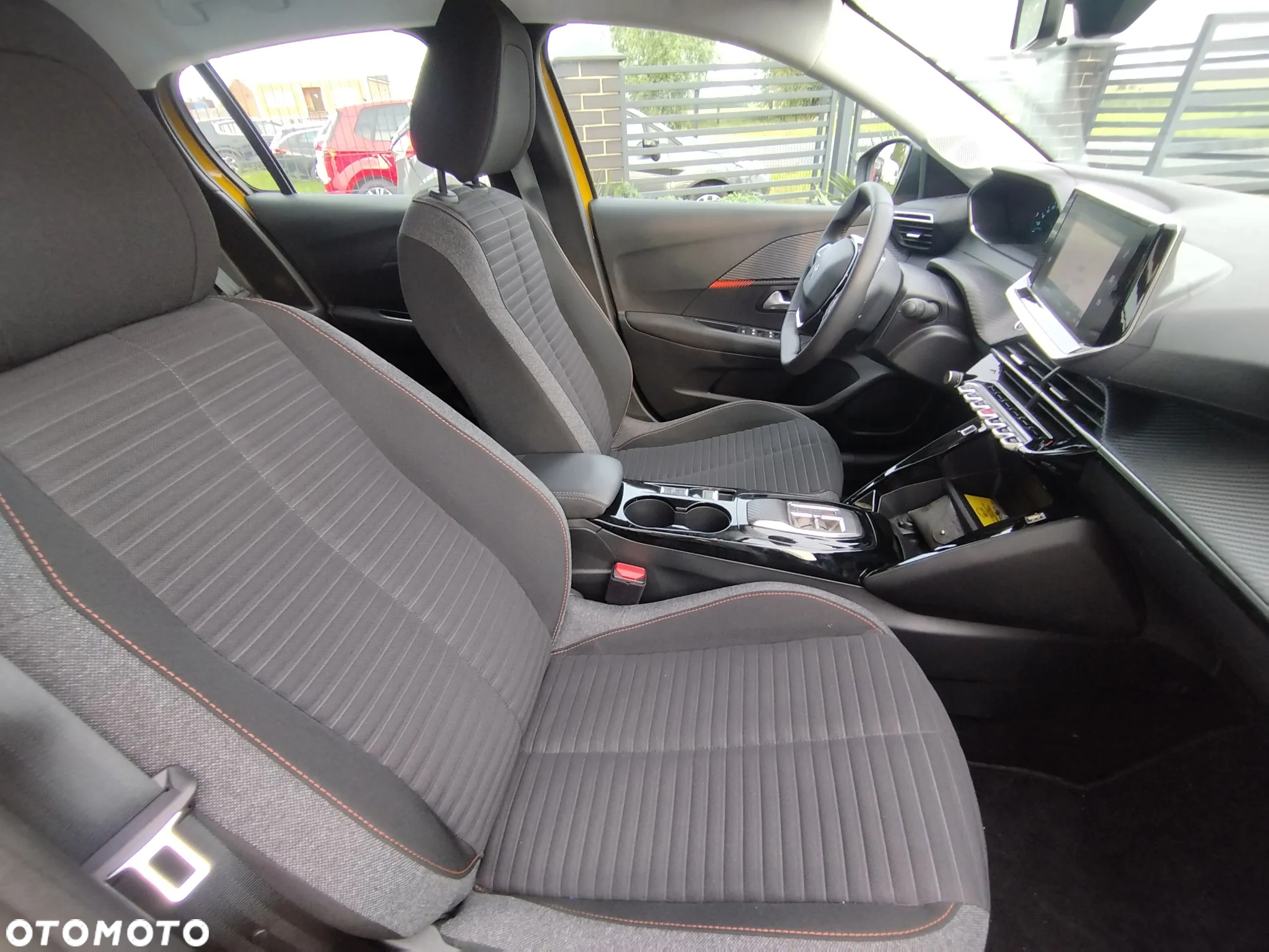 Peugeot 208 e-208 Active Pack - 29