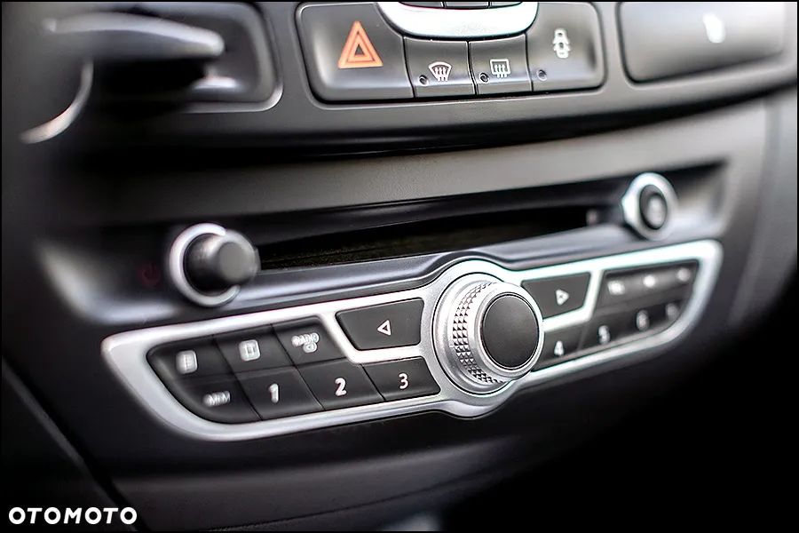 Renault Laguna dCi 110 FAP Sportway - 26