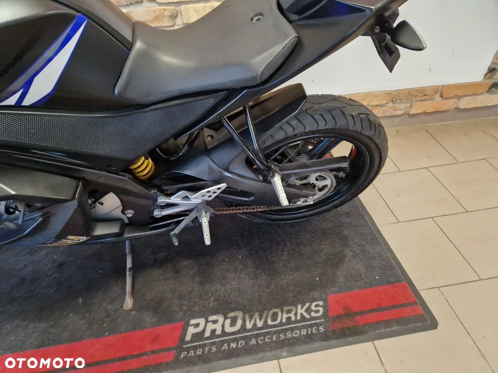 Yamaha YZF - 15