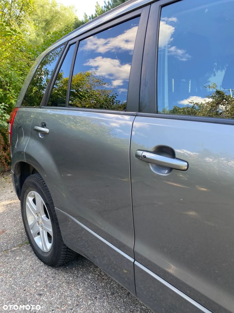 Suzuki Grand Vitara - 25