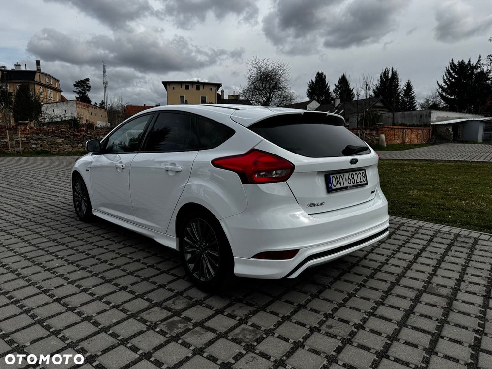 Ford Focus 1.0 EcoBoost Start-Stopp-System ST-LINE - 5