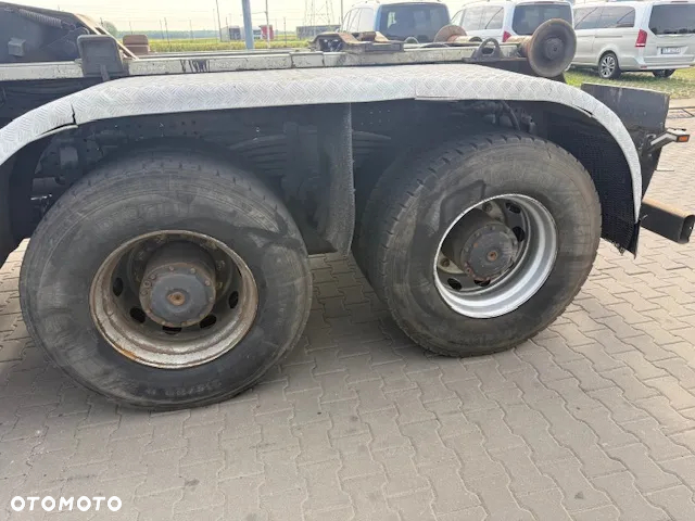 Mercedes-Benz Arocs - 14