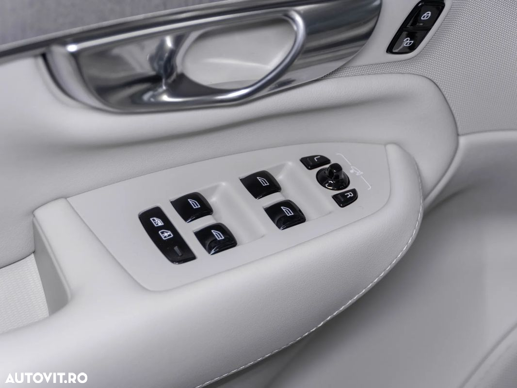 Volvo XC 90 Recharge T8 AWD Plus Bright - 28