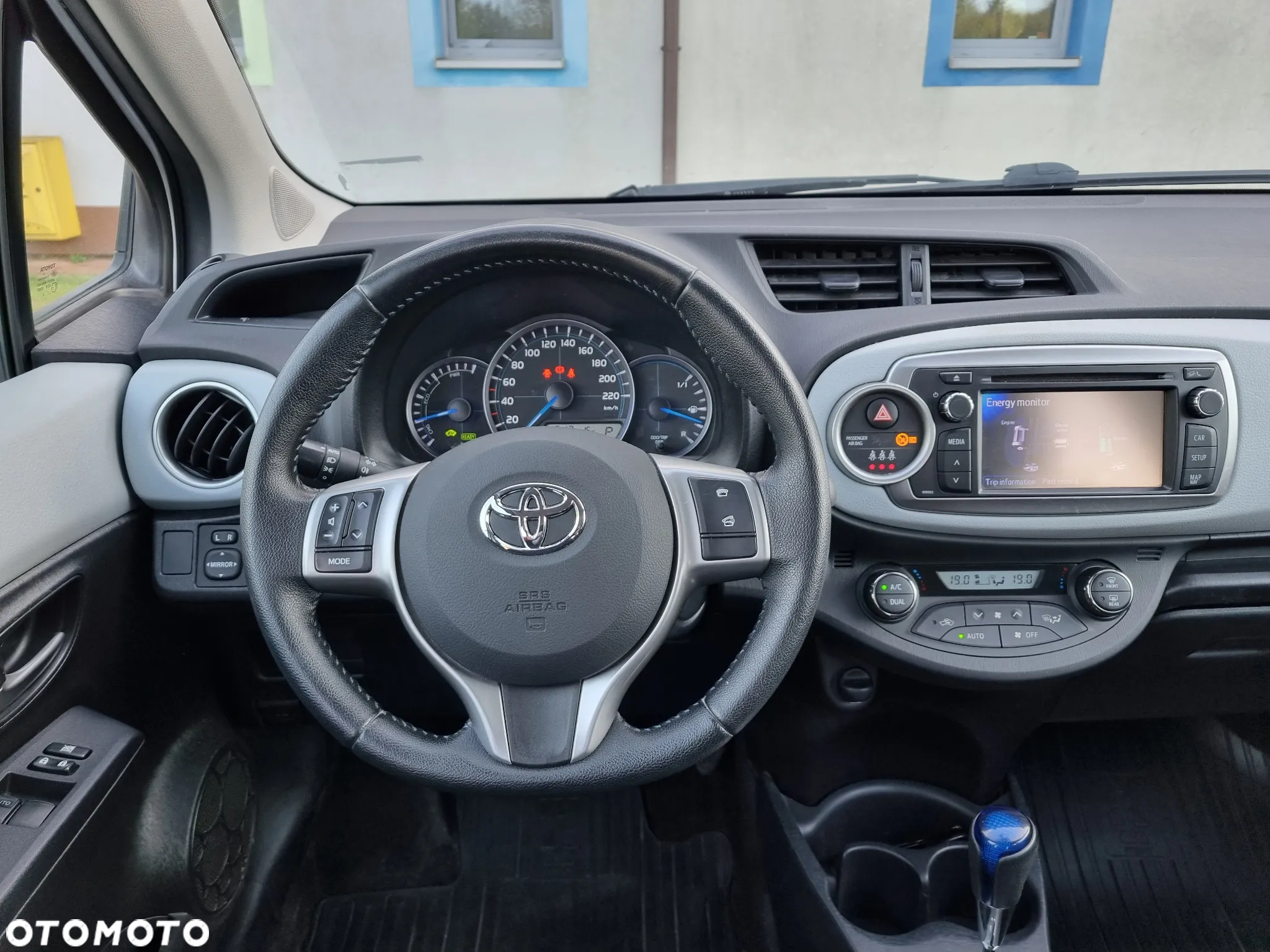 Toyota Yaris Hybrid 1.5 VVT-i Style - 23