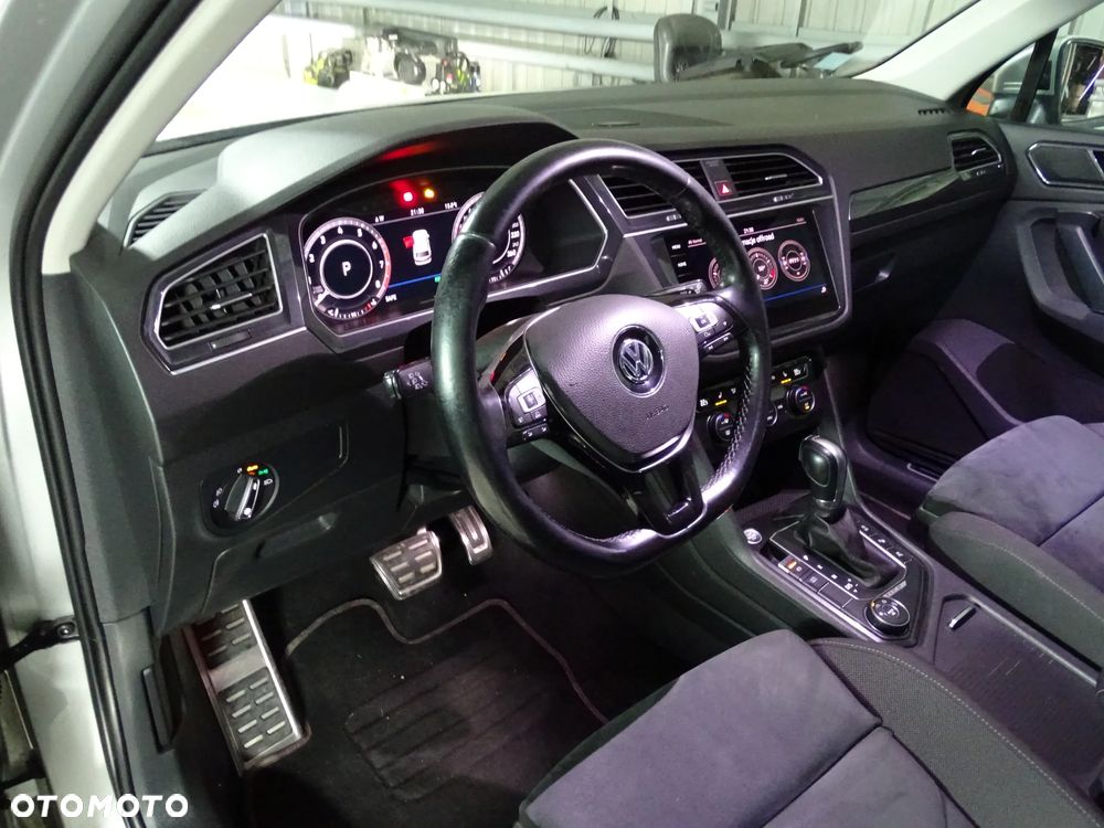 Volkswagen Tiguan - 32