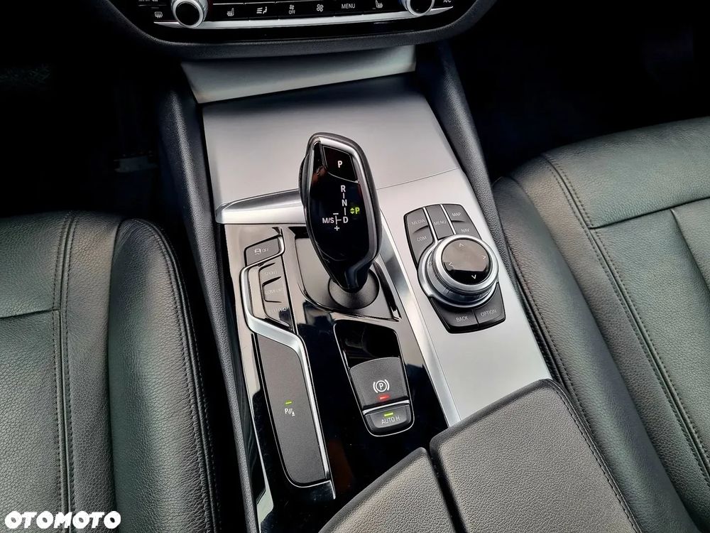 BMW Seria 5 520i Touring Sport Line - 26