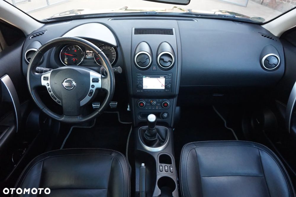 Nissan Qashqai 1.6 dCi TEKNA - 12