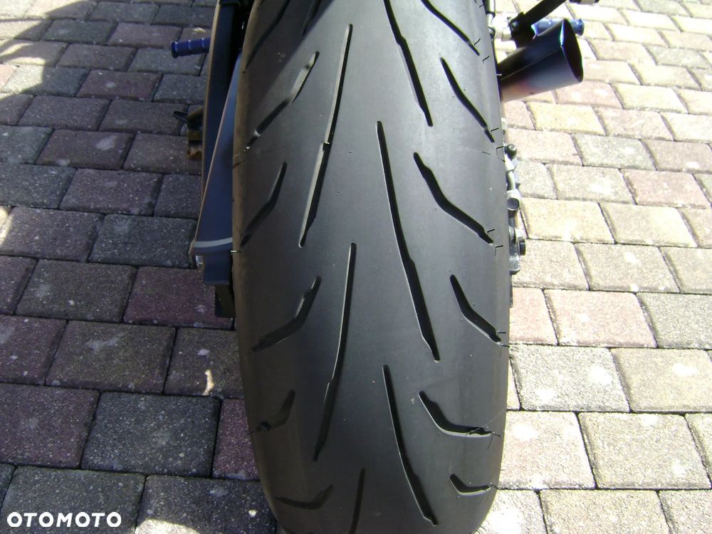 Suzuki GSX-R - 15