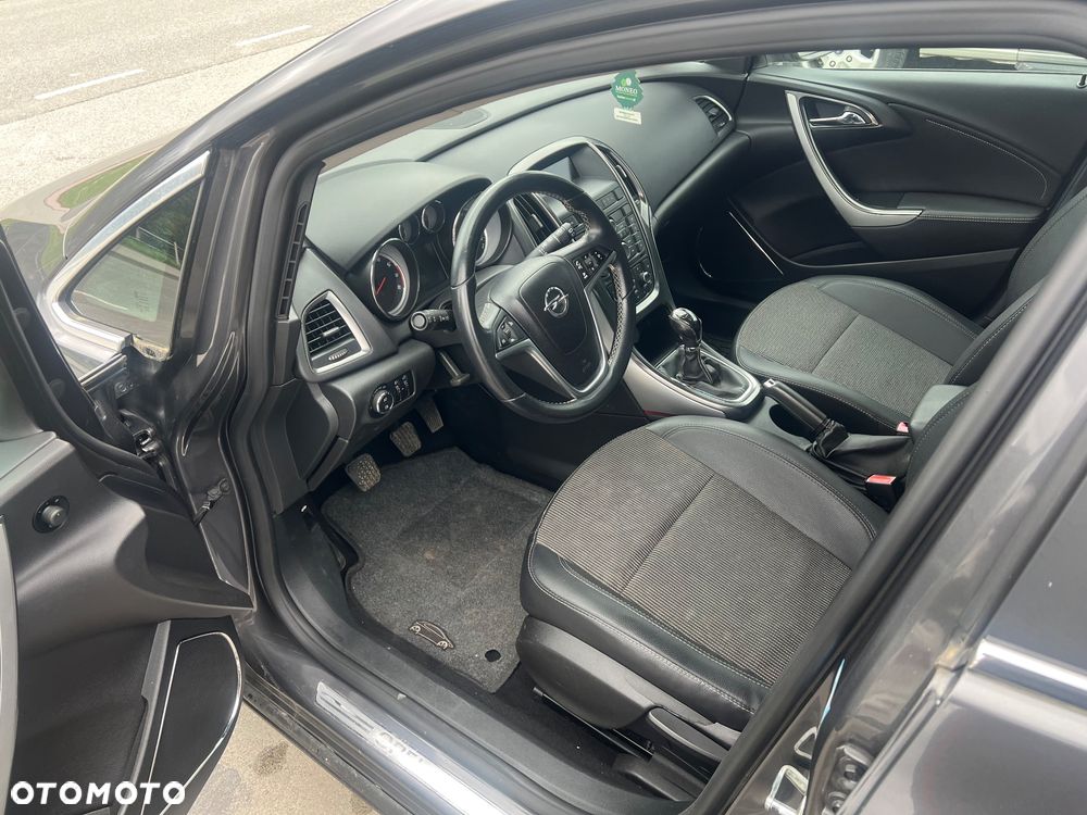 Opel Astra 1.4 T Enjoy S&S - 11