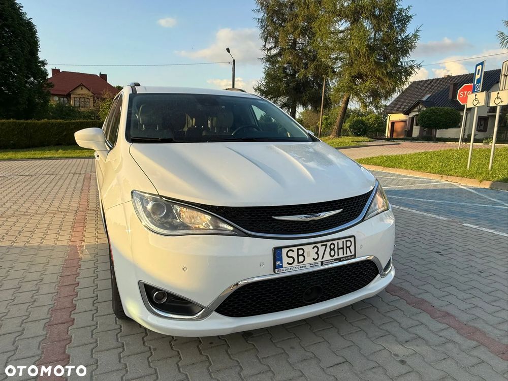 Chrysler Pacifica - 8
