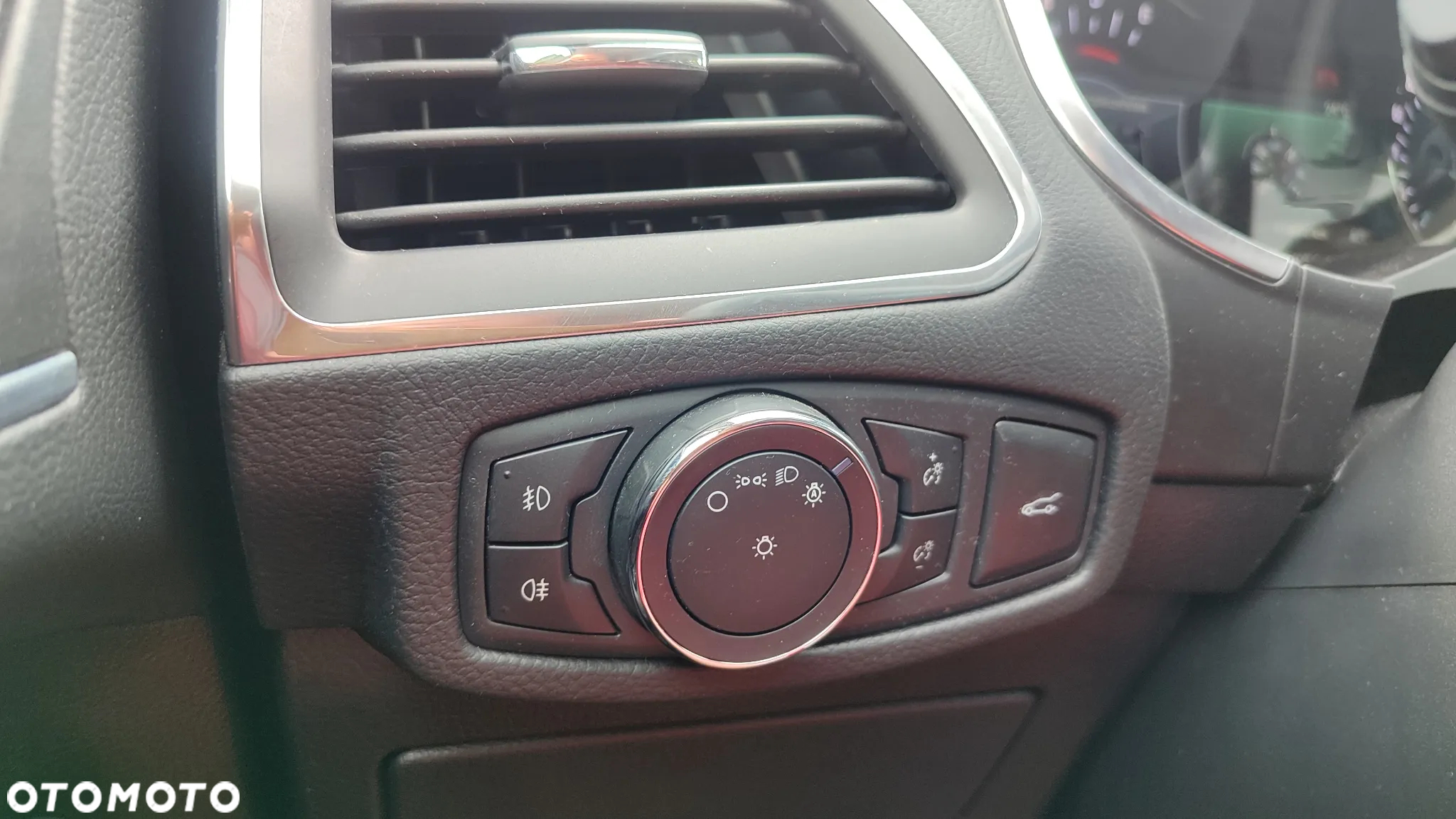 Ford S-Max 2.0 EcoBlue TITANIUM - 28