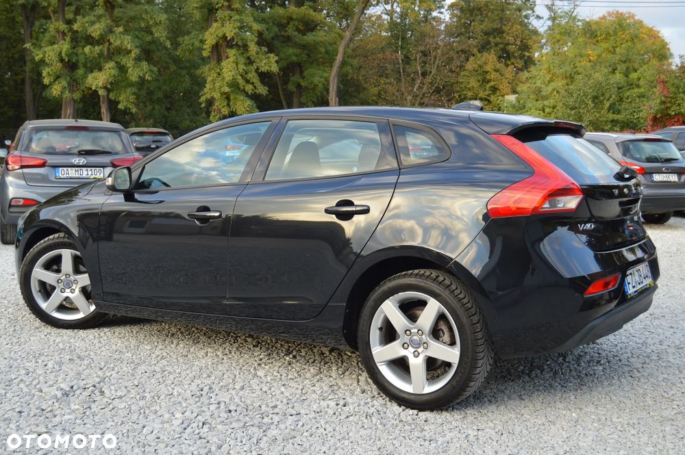 Volvo V40 D2 Momentum - 25