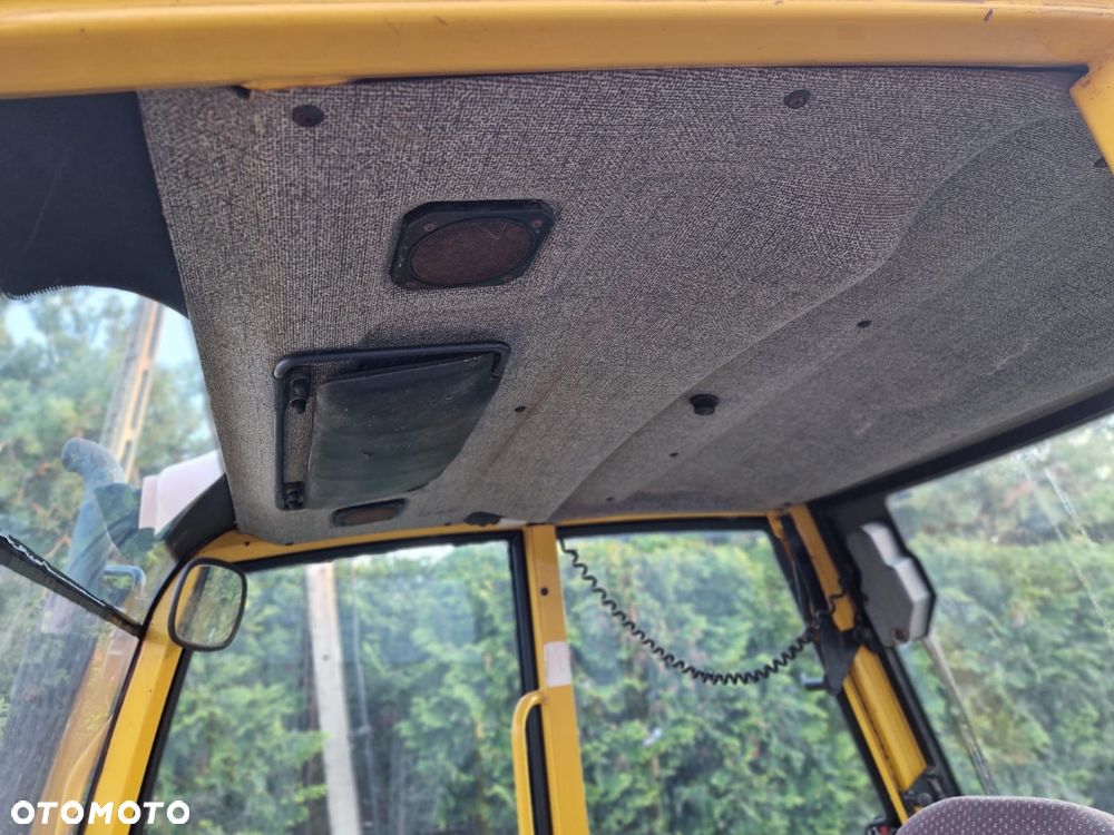 Komatsu WB 93R - 10