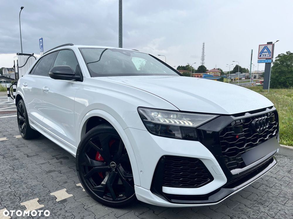 Audi RS Q8 - 8