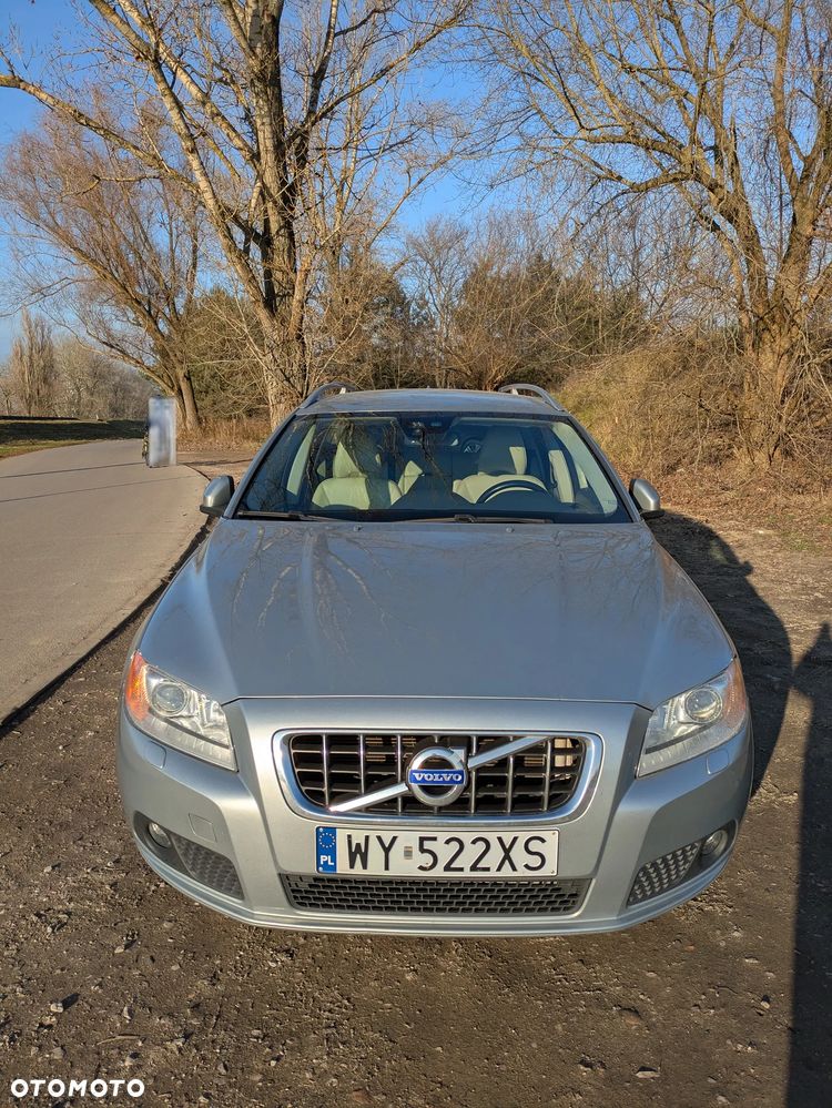 Volvo V70 D5 Summum - 1