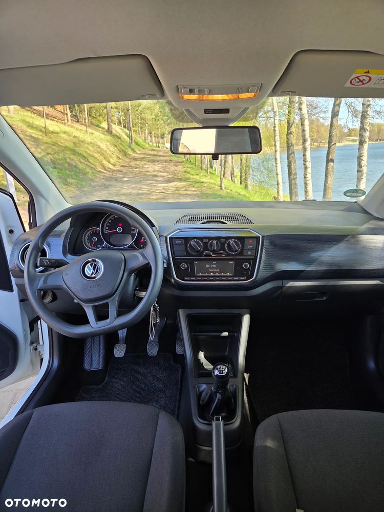 Volkswagen up! move - 8