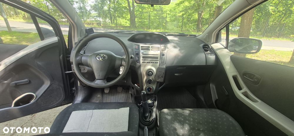 Toyota Yaris 1.4 D-4D Terra A/C - 8