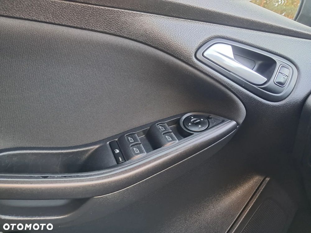 Ford Focus ver-1-5-ecoboost-start--stopp--system-business-edition - 17