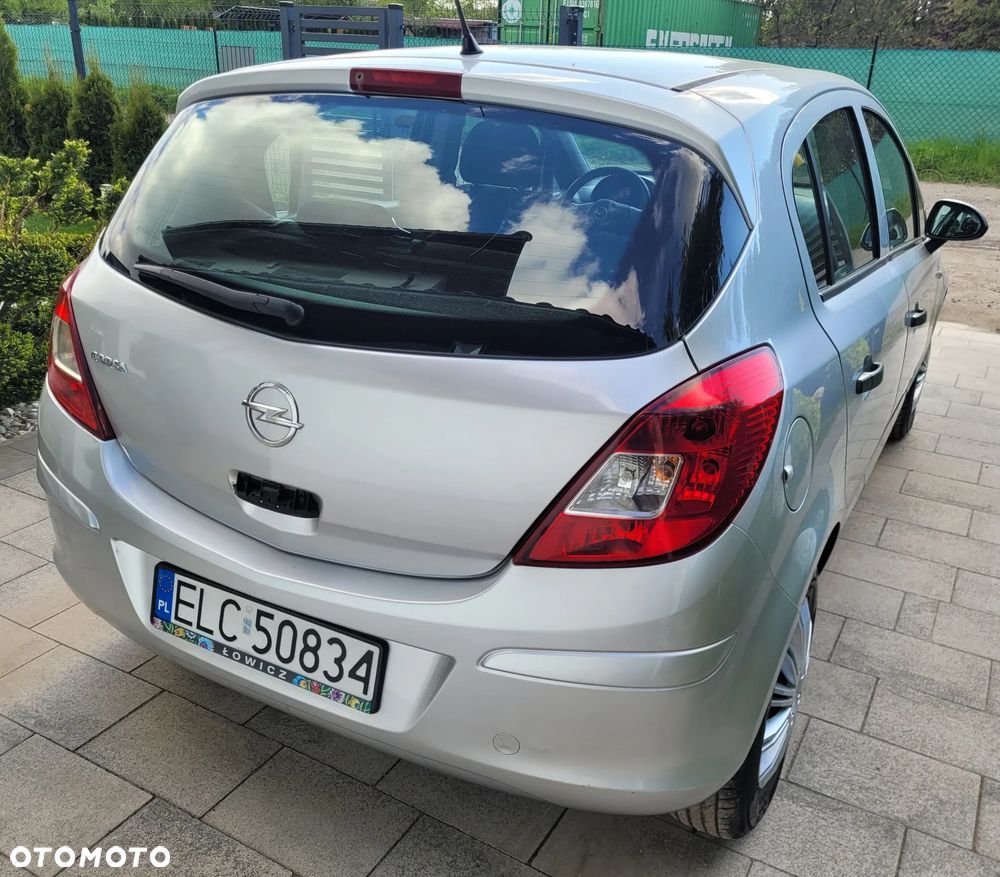 Opel Corsa 1.0 12V Essentia - 4