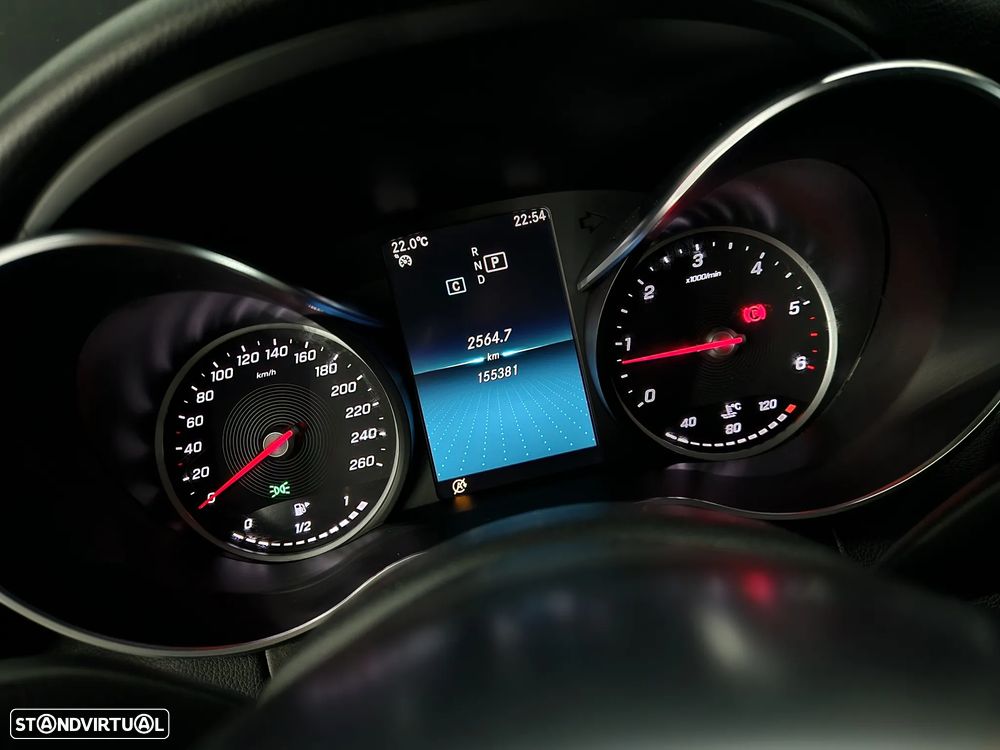 Mercedes-Benz C 220 d AMG Line — fotografia 10