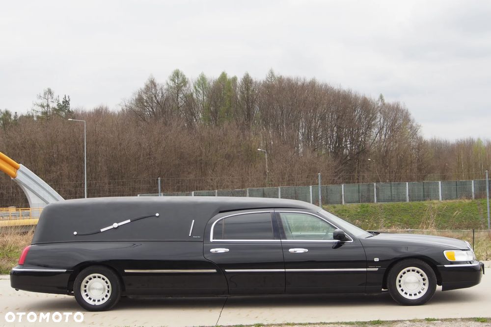 Lincoln Town Car - 20