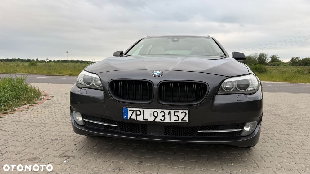 BMW Seria 5 525d - 5