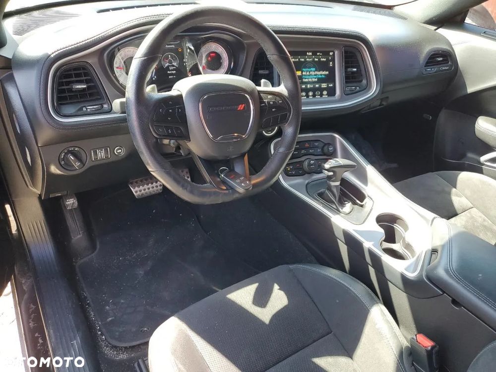 Dodge Challenger 5.7 R/T - 8