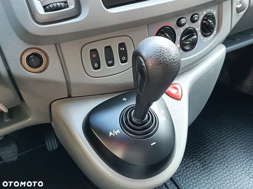 Opel Vivaro - 19