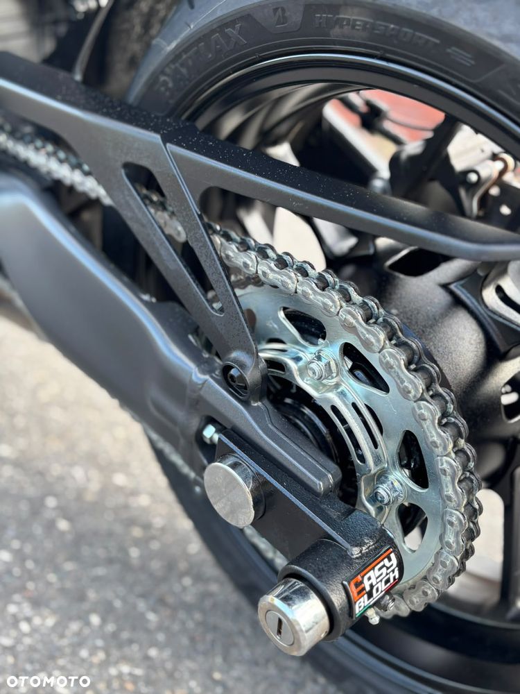 Yamaha MT - 12