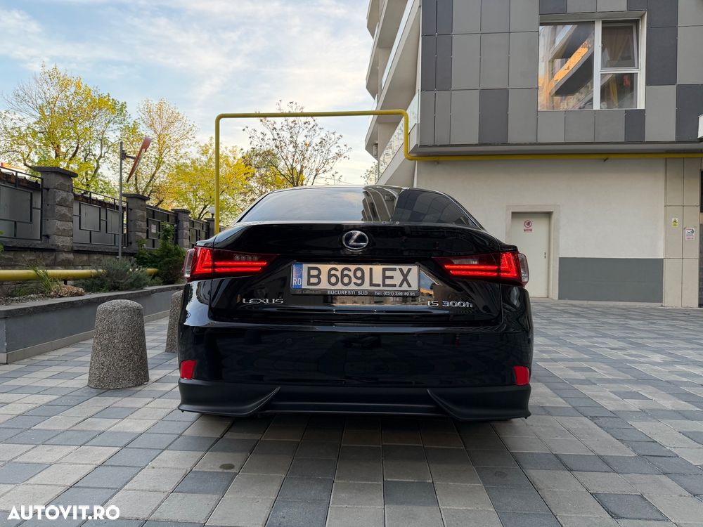 Lexus Seria IS 300h Aut. Business - 3