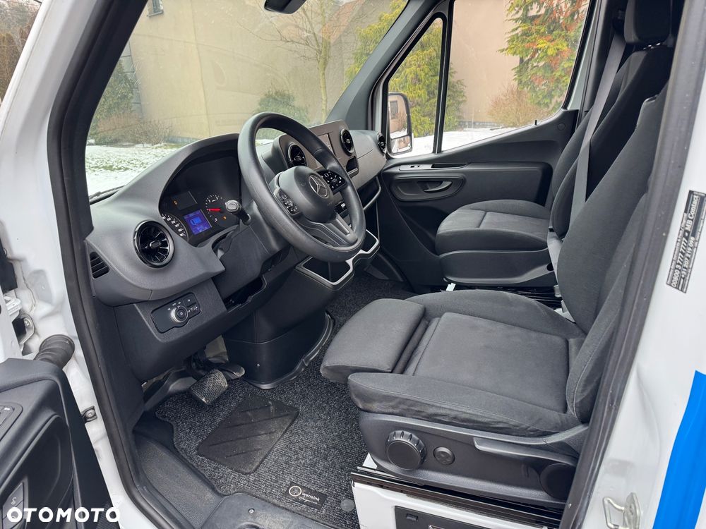 Mercedes-Benz Sprinter - 7