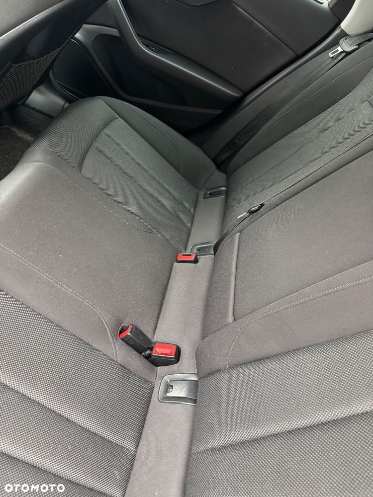 Audi A4 Avant 2.0 TDI Sport S tronic - 17