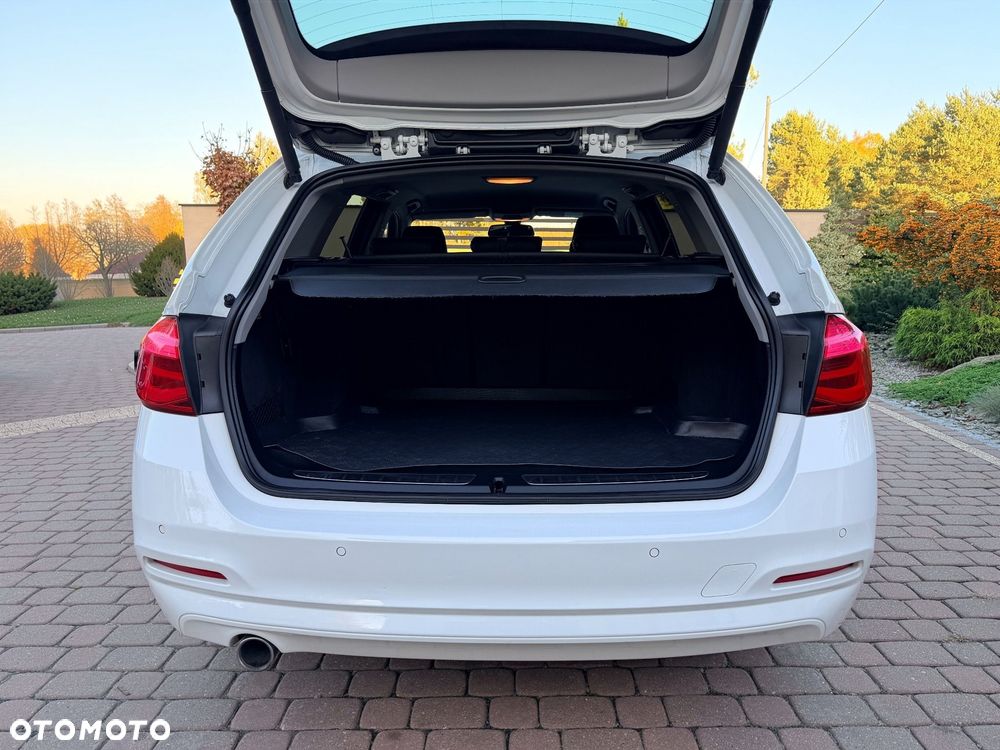 BMW Seria 3 - 18