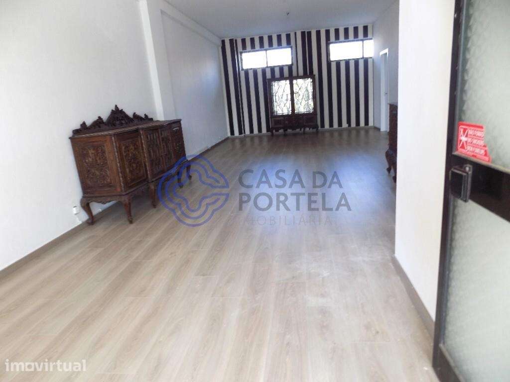Loja para Arrendamento -Próximo ao Metro-Hospital Santos Silva. - Grande imagem: 3/9