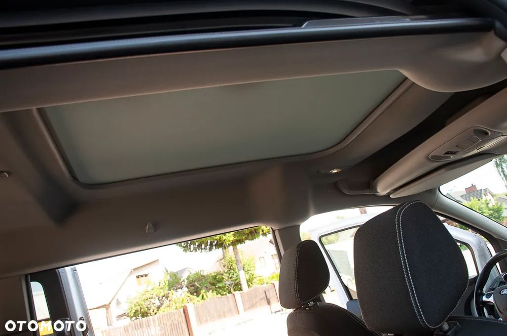 Ford Tourneo Connect Grand - 31