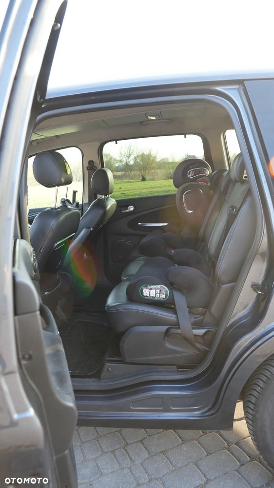 Ford Galaxy ver-2-0-tdci-dpf-ghia - 9
