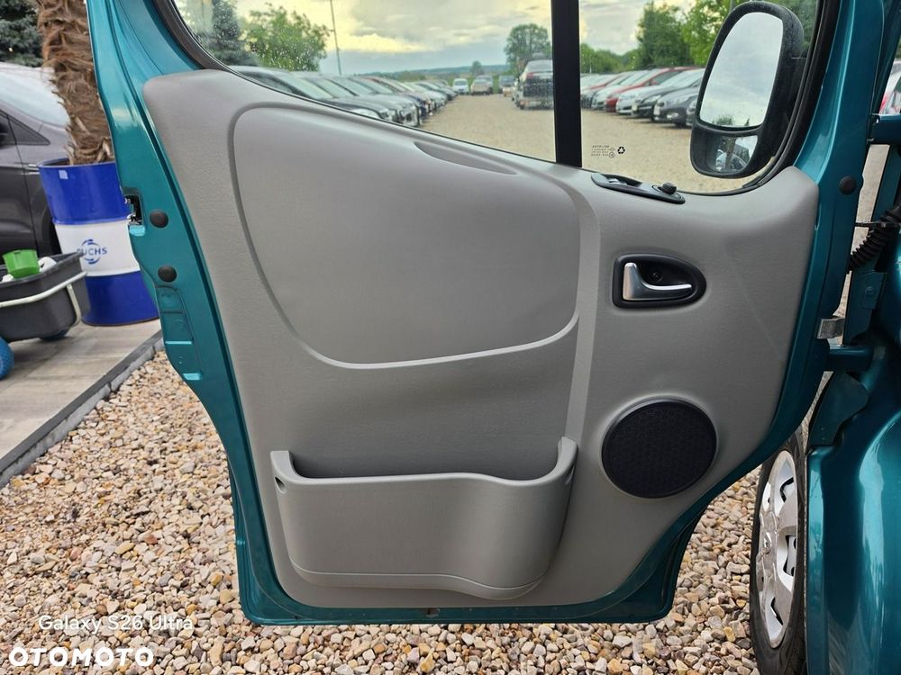 Renault Trafic - 32