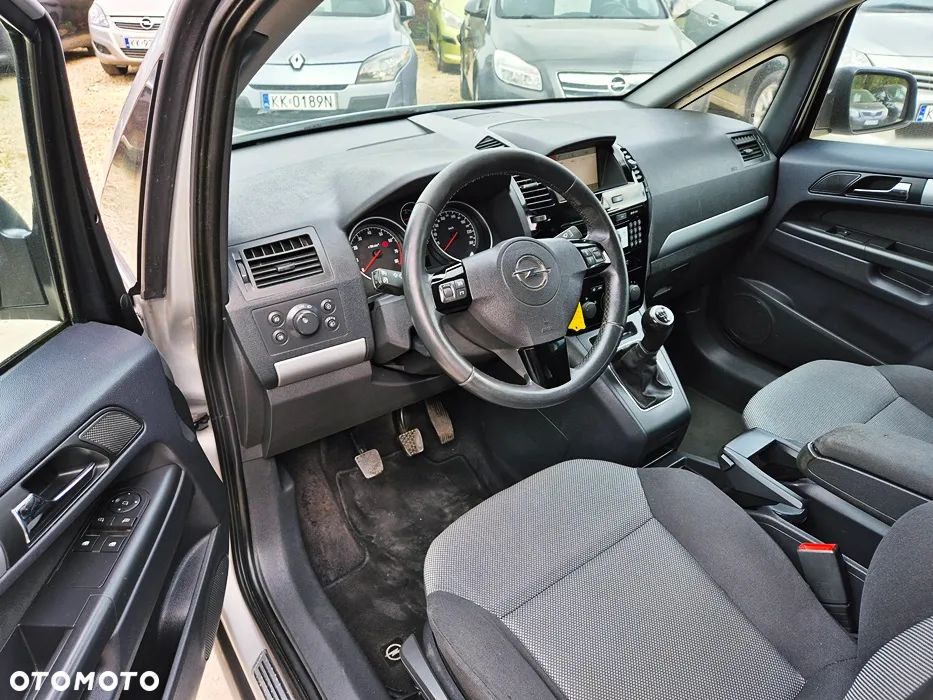 Opel Zafira 1.8 Family Plus - 29