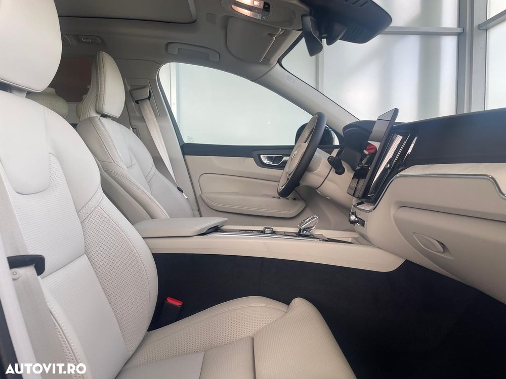 Volvo XC 60 B5 B AWD Ultra Dark - 9